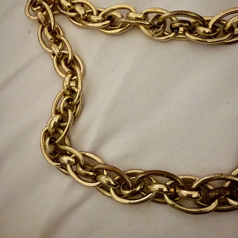 Express Bold Gold Chainlink Necklace